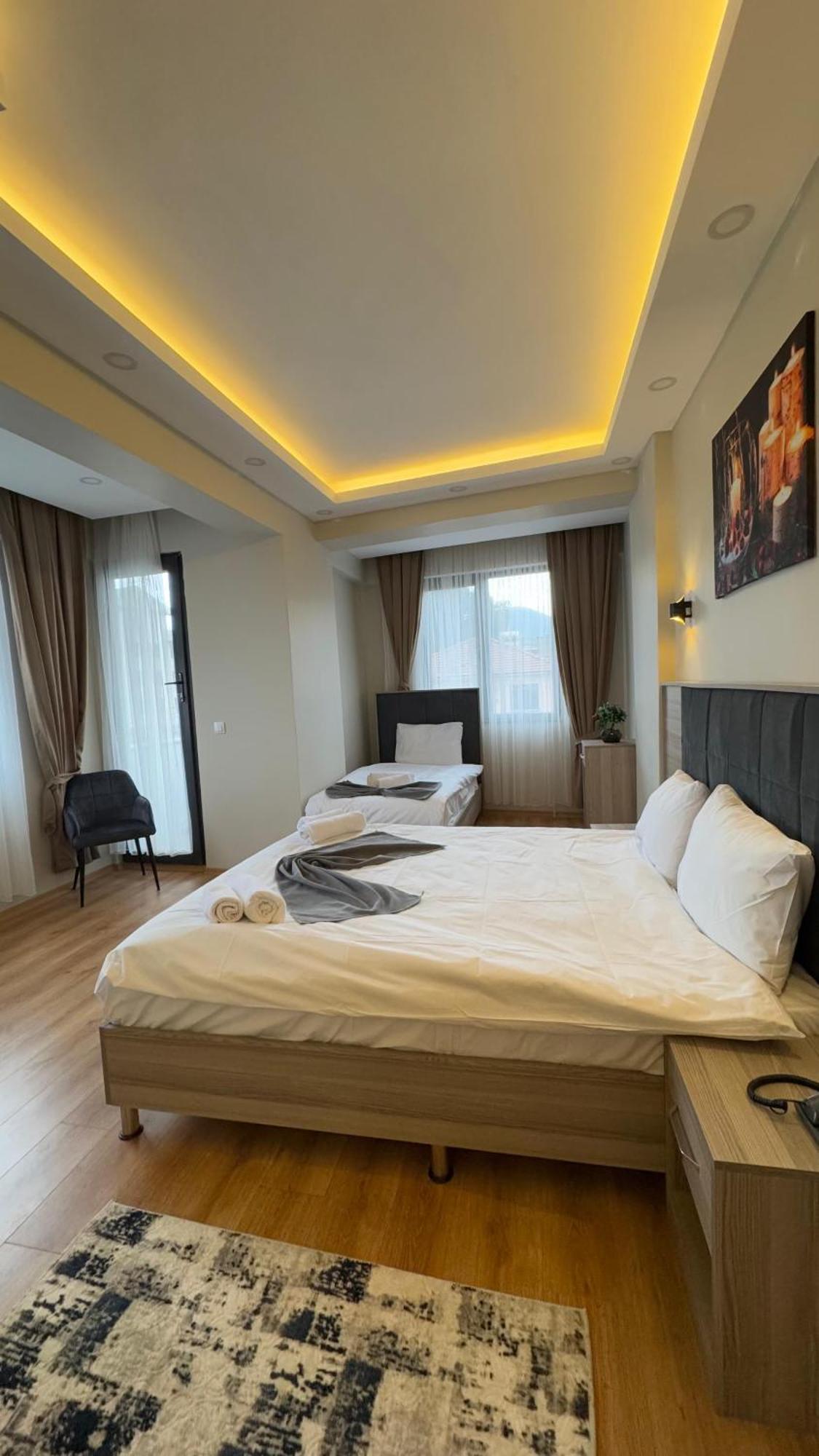 Lions Boutique Hotel Altinova  ภายนอก รูปภาพ