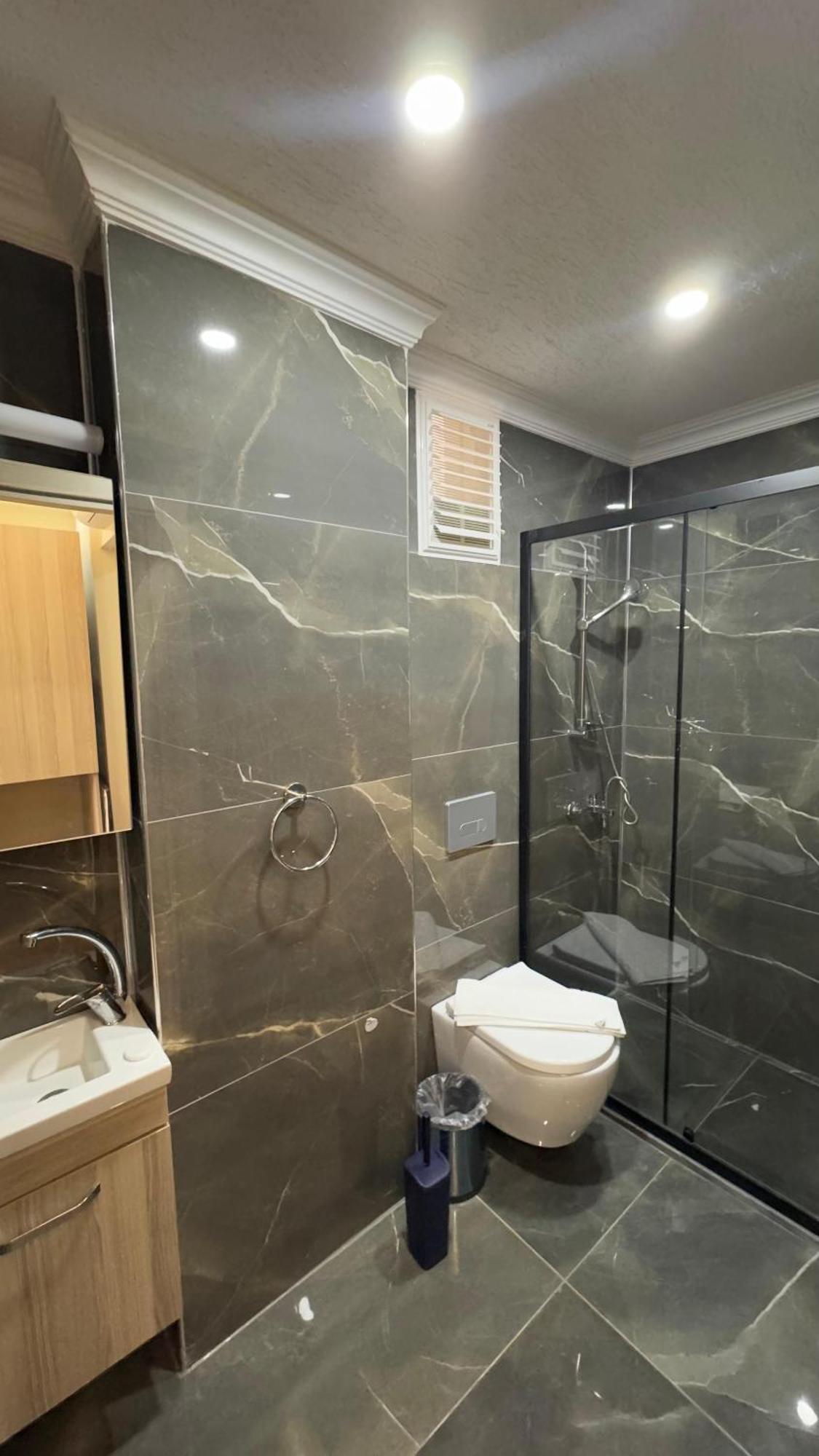 Lions Boutique Hotel Altinova  ภายนอก รูปภาพ